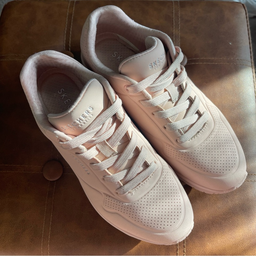Skechers Women’s Air cooled Memory Foam Sneakers Light Pink Size 6.5